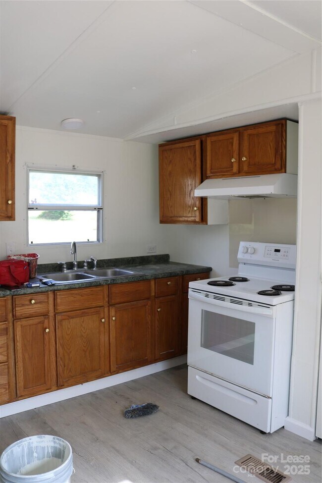 Foto del edificio - 121 Newfield Ct