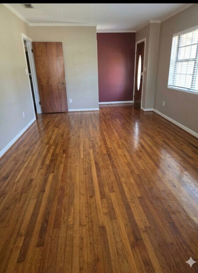 Building Photo - 211 Ariola Ave