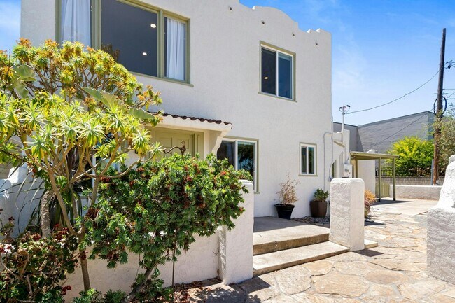 Foto del edificio - 4774 E Mountain View Dr