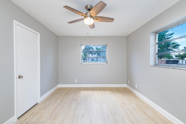 Foto del edificio - 2209 NE 2nd St