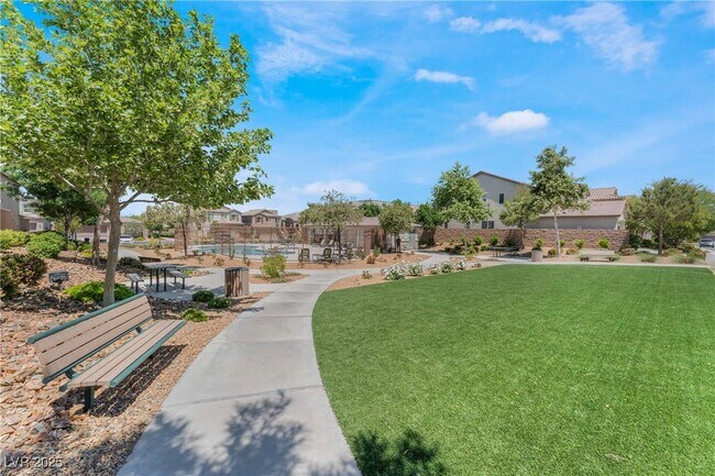 Foto del edificio - 8078 Encanterra Rd