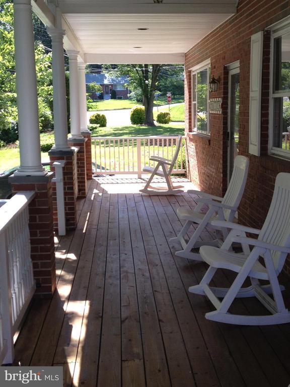 Foto del edificio - 7017 Murray Ln