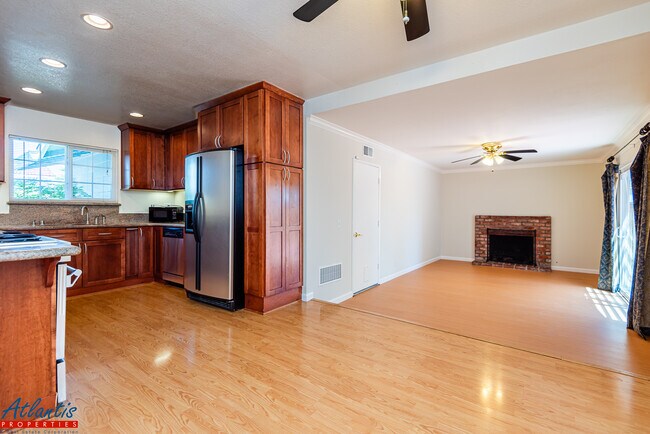 Building Photo - 5844 Indian Ave