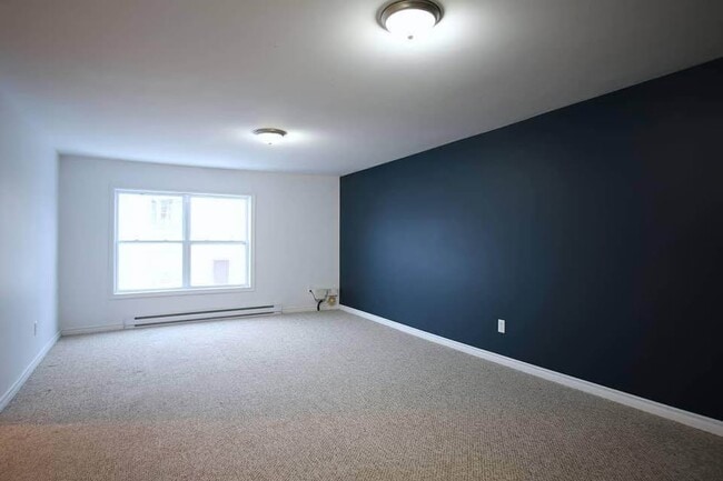 Building Photo - 8 Charlton St