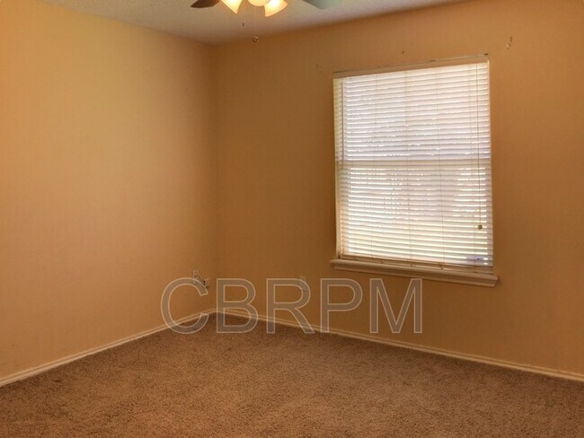 Foto del edificio - 801 Ironton Dr