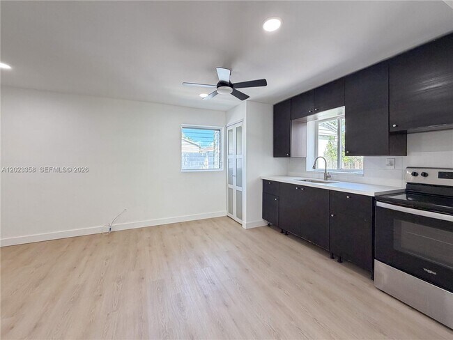 Foto del edificio - 313 SW 1st St