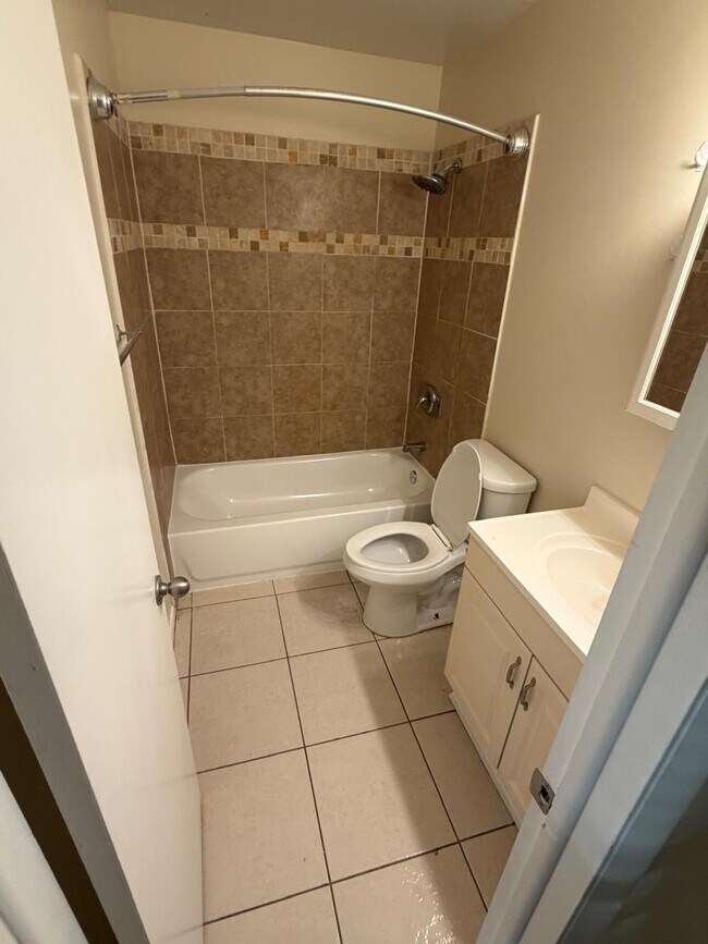 Foto del edificio - 9332 Sun Ct