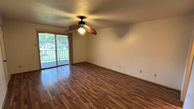 Building Photo - 7600 Burgoyne Rd