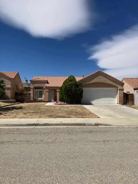Foto del edificio - 1425 Ridgecrest Ct