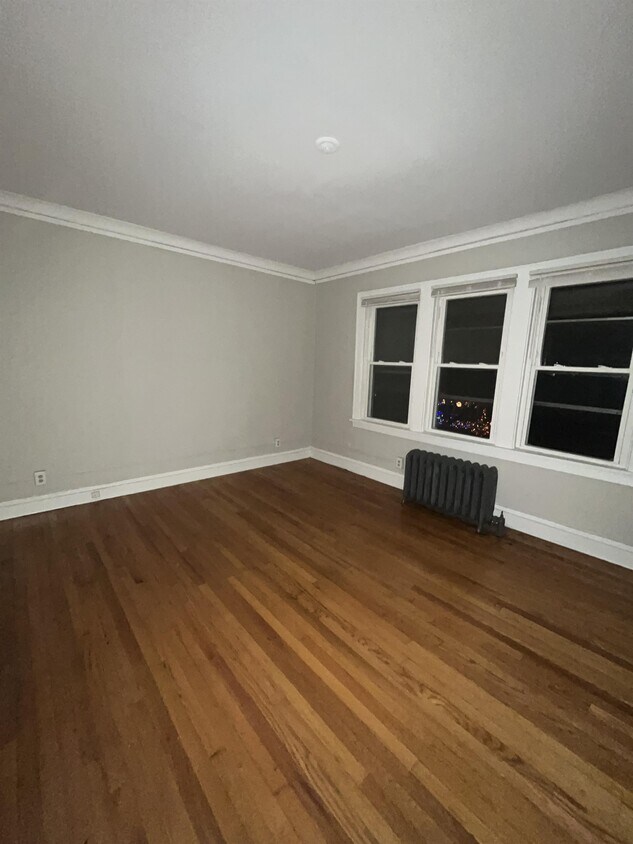 833 E 114th St, Whiting, IN 46394 House Rental in Whiting, IN