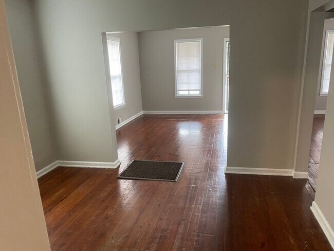 Foto del edificio - Rent reduced & Move-in Special! 1/2 off fi...