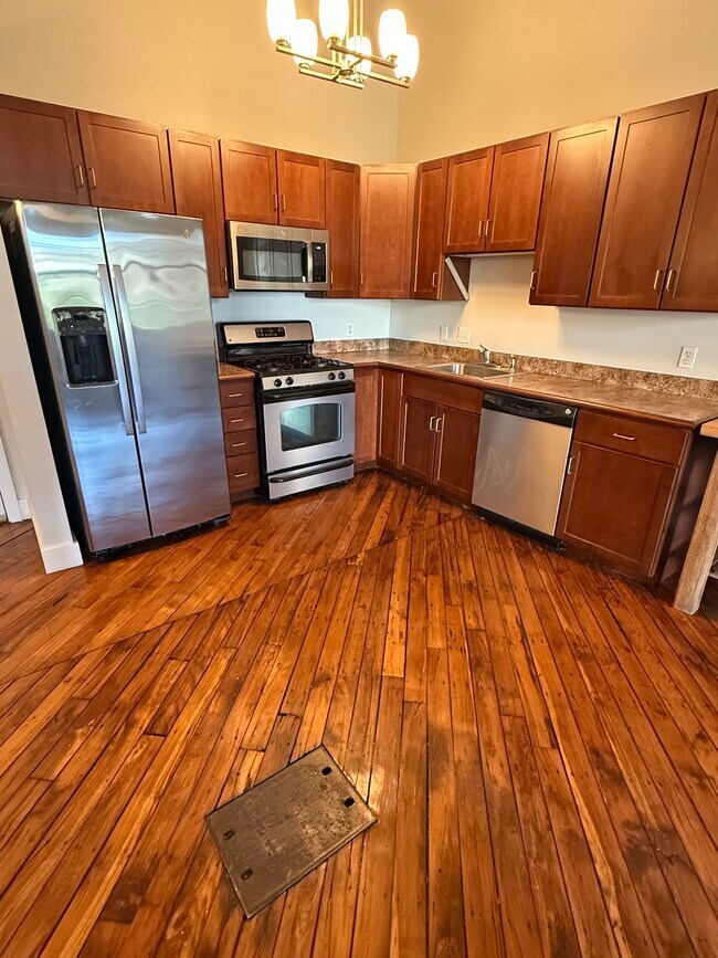 Kitchen - 99 Allen St