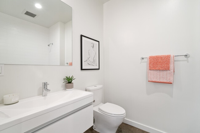 Photo - 867 W Grand Ave House