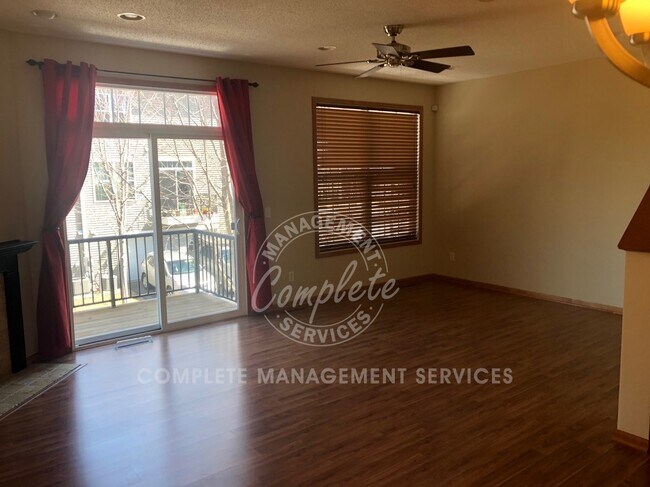 Foto del edificio - 4334 Bulrush Blvd