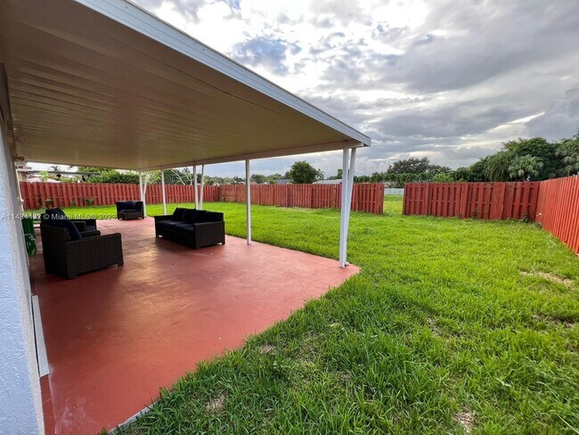 Foto del edificio - 14871 SW 150th St