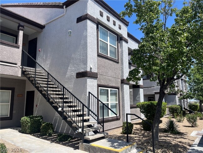 Building Photo - 7255 W Sunset Rd