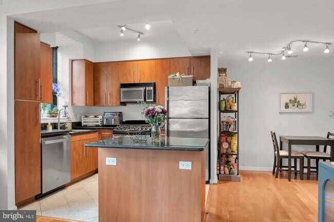 Foto del edificio - 1021 N Garfield St