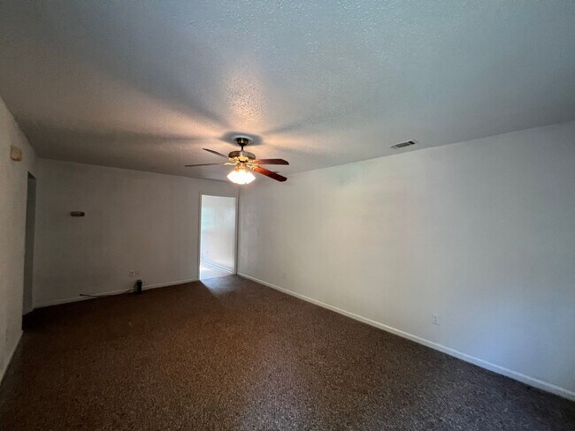 Foto del edificio - 130 Billy Mikell Rd.