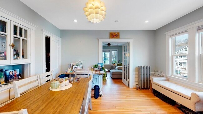 Foto del edificio - 304 Lamartine St