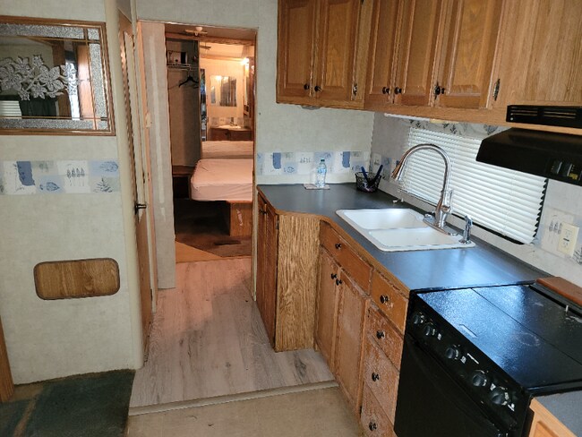 Foto del edificio - 336 Co Rd 90B