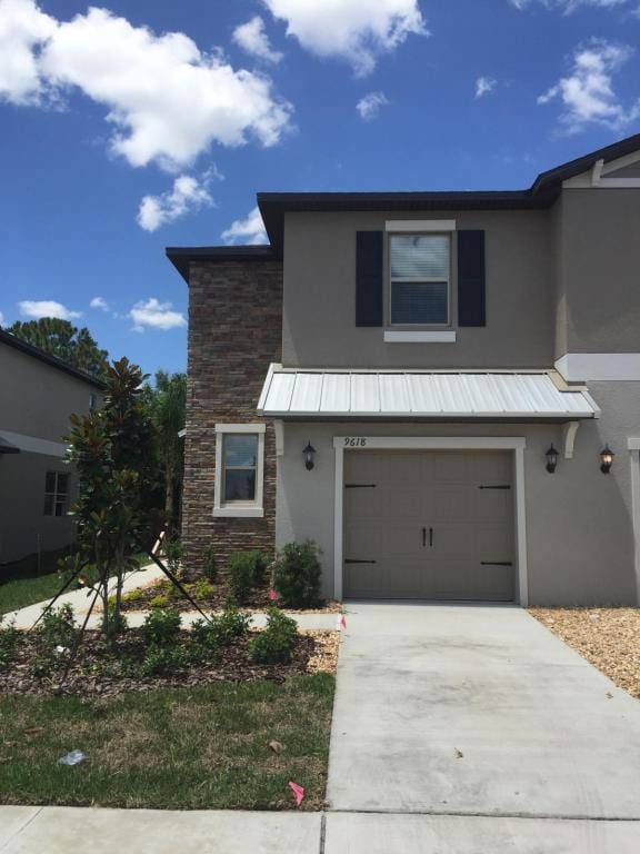 Foto principal - 9618 Pembrooke Pines Dr