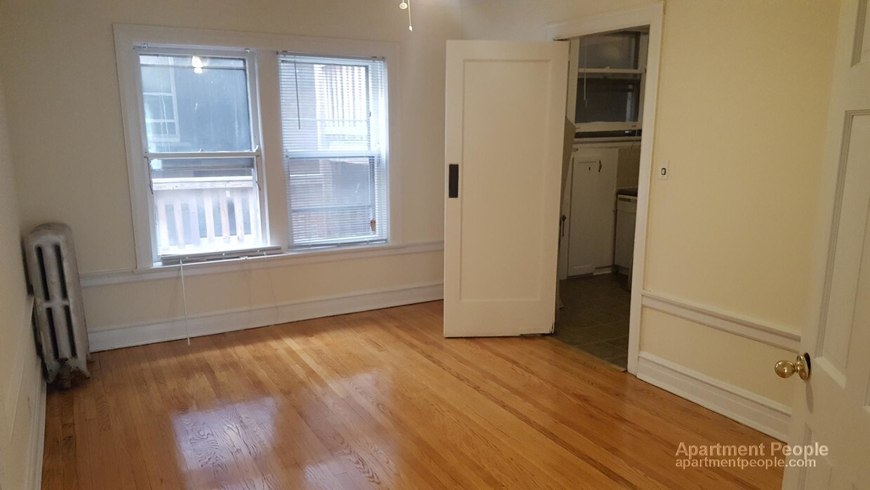 Building Photo - 803 Noyes St