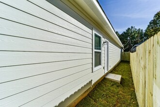 Building Photo - 16943 W Juneau St