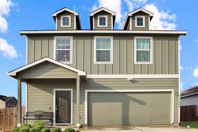 Foto del edificio - 14221 Lyndora Ln