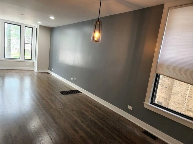 Foto del edificio - 1654 N Richmond St