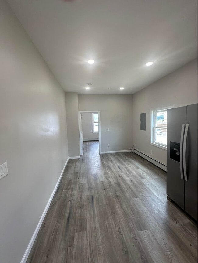 Building Photo - 1016 Capouse Ave
