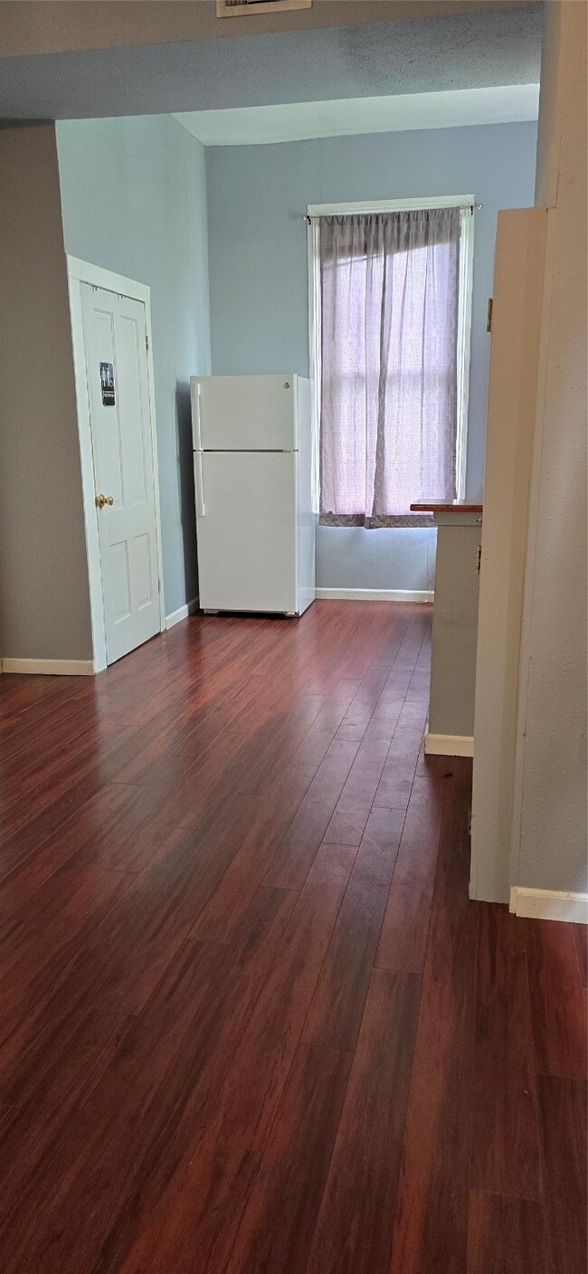 Building Photo - 1614 Market St