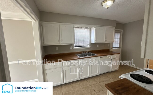 Foto del edificio - 6248 Village Park Rd