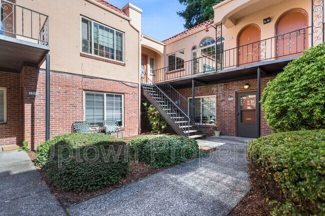 Foto del edificio - 1336 NE 68th Ave