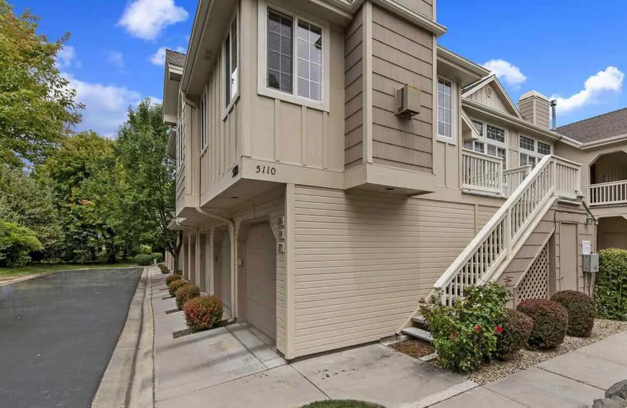 Fully Furnished SE Boise Condo Close To Fo... Condo for Rent in Boise, ID