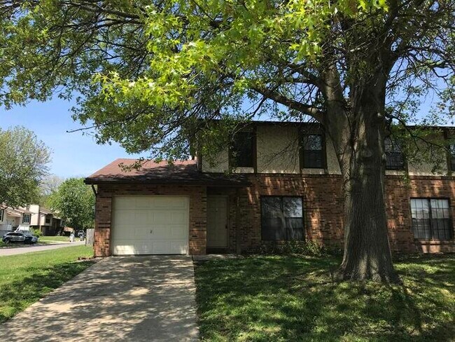 Building Photo - 319 Campus Dr