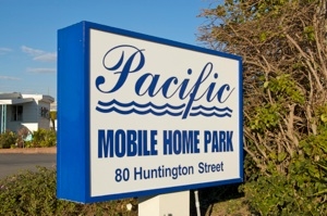 Letrero de entrada - Pacific Mobile Home Park