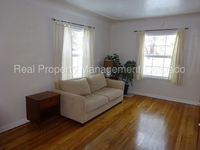 Building Photo - 3038 Saint Paul St