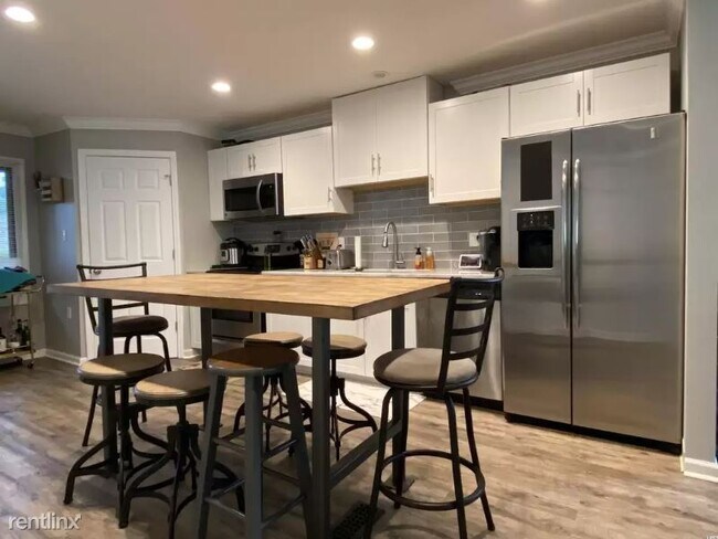 Building Photo - 2 br, 2.5 bath Condo - 4110 Fairway Lakes Dr