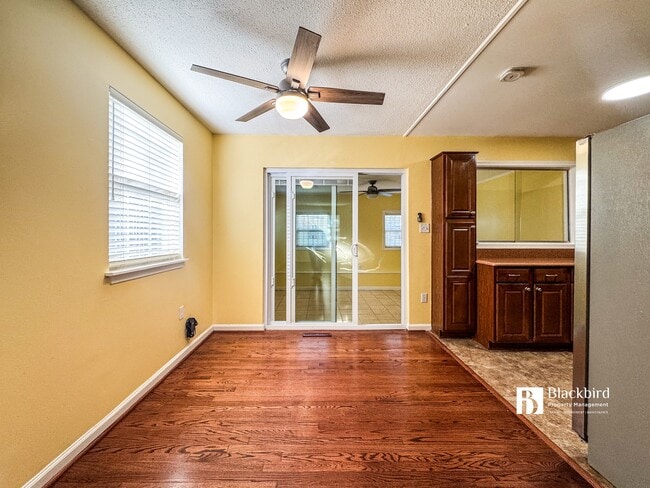 Building Photo - 3718 Dianna Rd