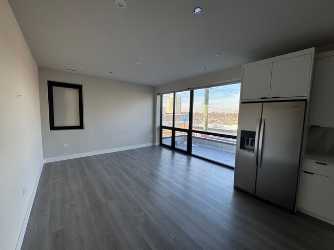 Building Photo - 451 E Pershing Rd