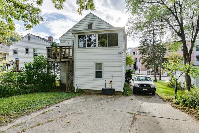 Building Photo - 409 Division