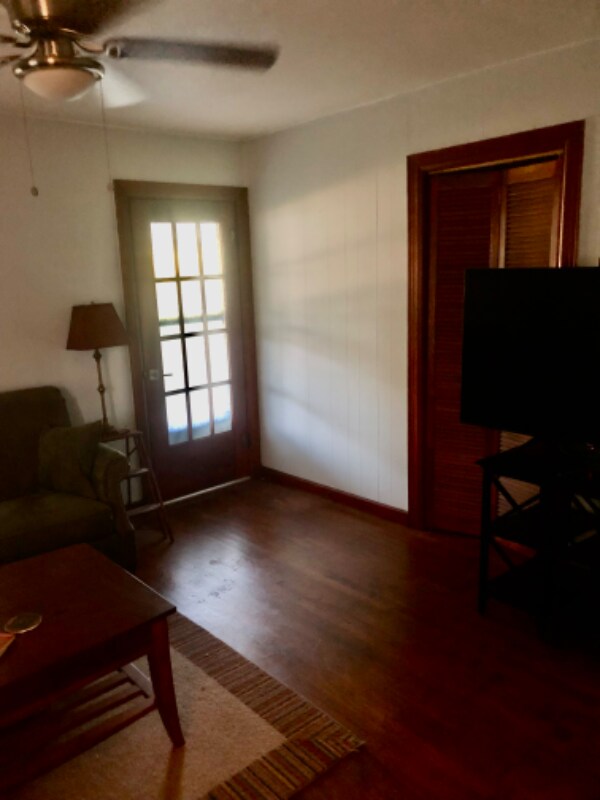 Foto del edificio - 1635 N Rogers Ave