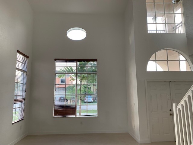 Building Photo - 15642 SW 8th Ln