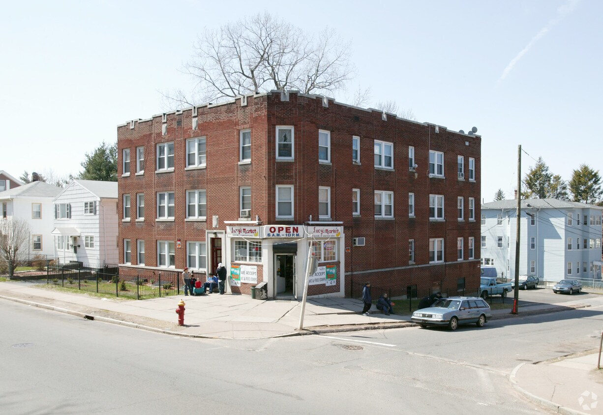 Primary Photo - 305 Zion St