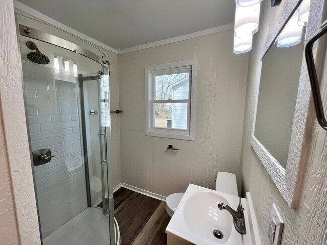 Foto del edificio - 1127 E Highland Ave