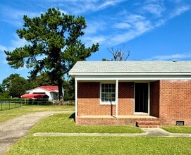 Building Photo - 1104 Ayton Pl