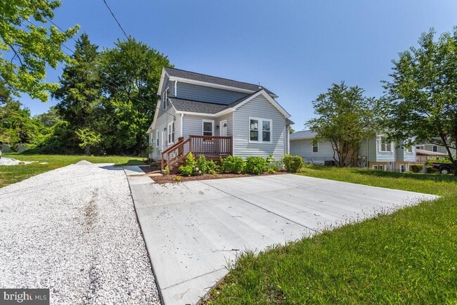 Foto del edificio - 1227 Tyler Ave