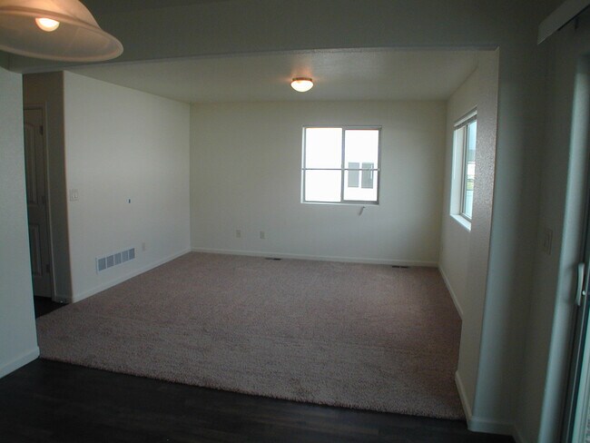Foto del edificio - House For Lease
