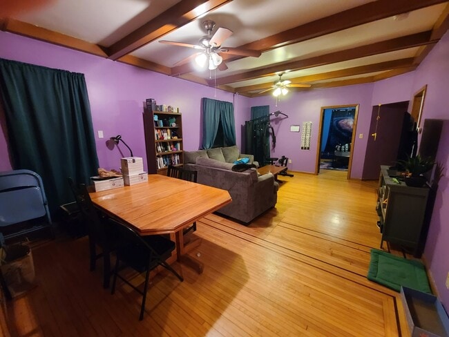 Foto del edificio - 3449 Longfellow Ave