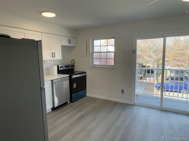 Foto del edificio - 5 Wildwood Dr